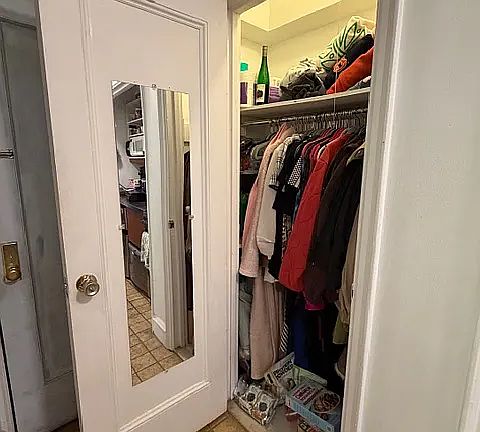 5th image of 433 W 34th St APT 6D