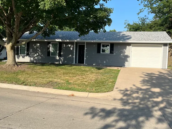 1635 N Grand Ave, Maryville, MO 64468