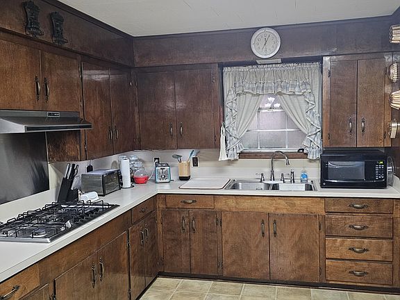 3rd image of 5605 Leona Dr