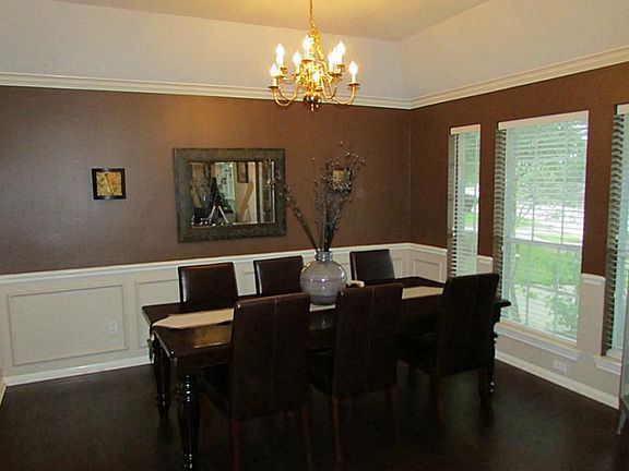 2nd image of 3221 Sumac Dr