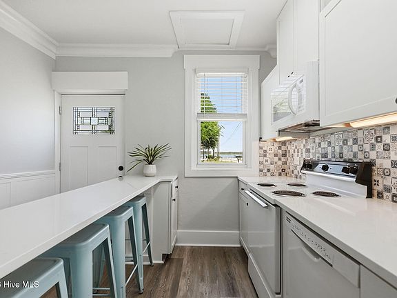 3rd image of 501 N 11th Street