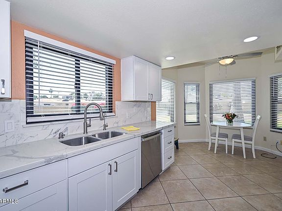 3rd image of 9834 W KERRY Lane