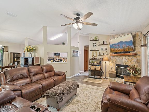 4th image of 2988 BEAVER Avenue