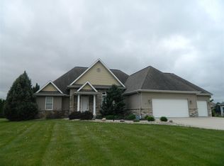 3075 E Prestwick Rd, Winona Lake, IN 46590