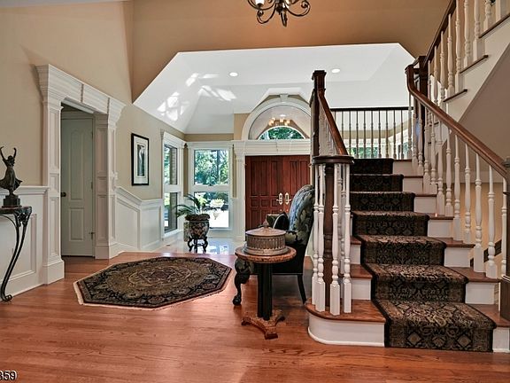 5th image of 9 Union Ave