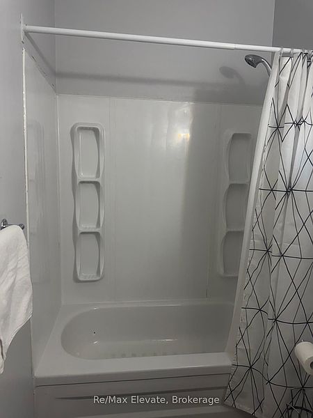 Peterborough Apartment for rent - 2 Bedrooms — photo 8