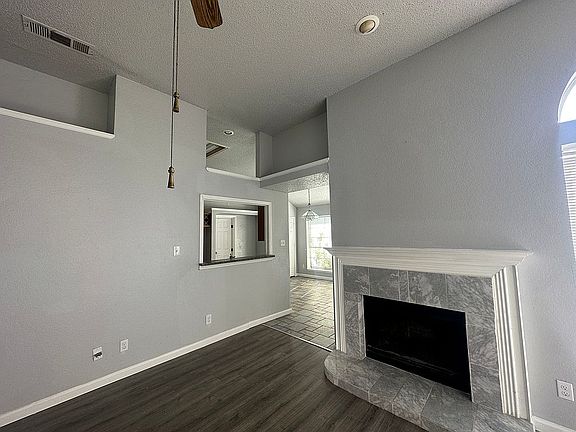 3rd image of 202 Faircrest Dr