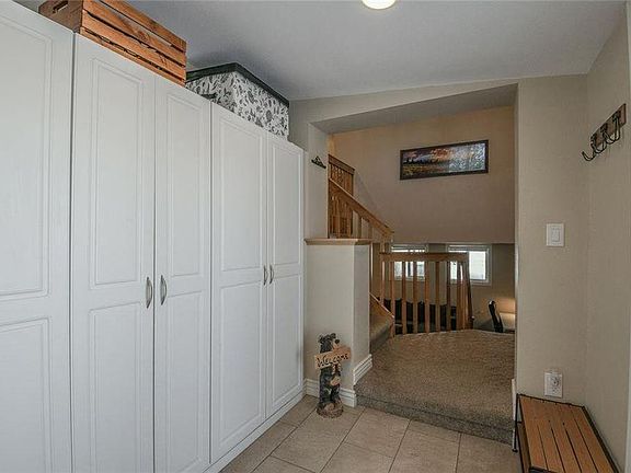 4th image of 901 Fairview Blvd #23