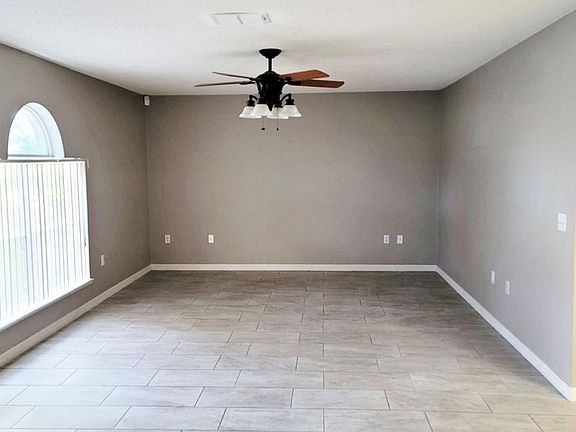 5th image of 940 Salerno Ct