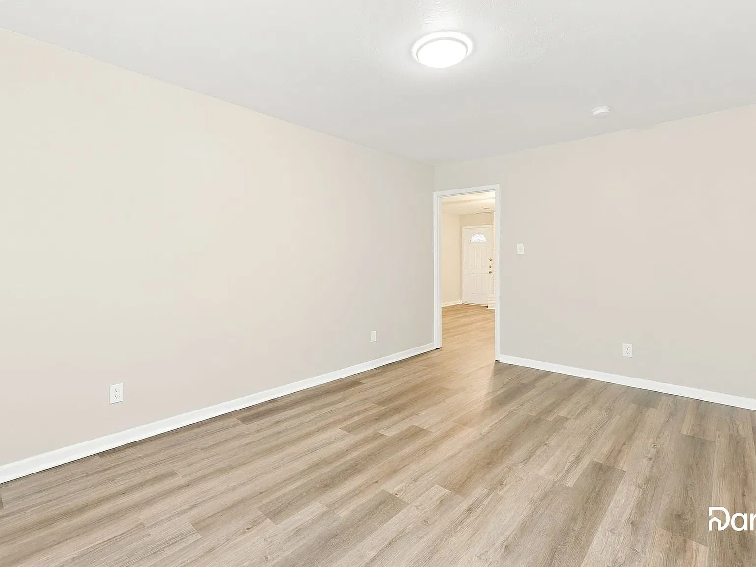 4 bed, 2.5 bath, 1430 sqft, $2,330 — Photo 3
