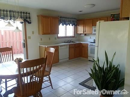 3rd image of 10348 Bull Run Dr