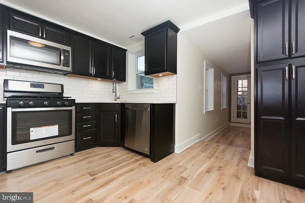 Building Photo - 1243 N 2nd St #2