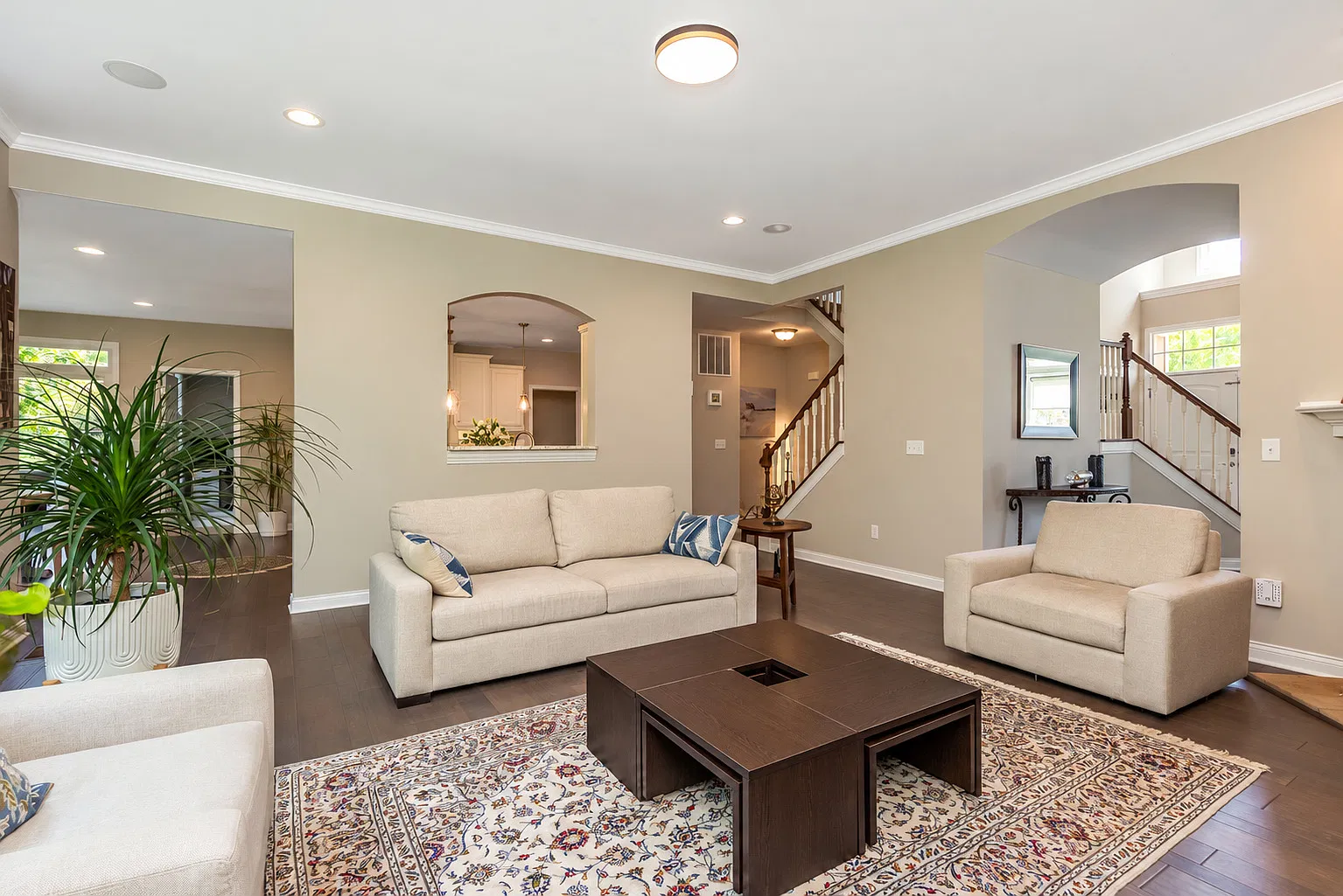 5 bed, 5.5 bath, 3946 sqft, $4,895 — Photo 4