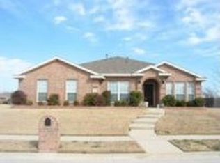 8101 Champion Dr, Rowlett, TX 75089