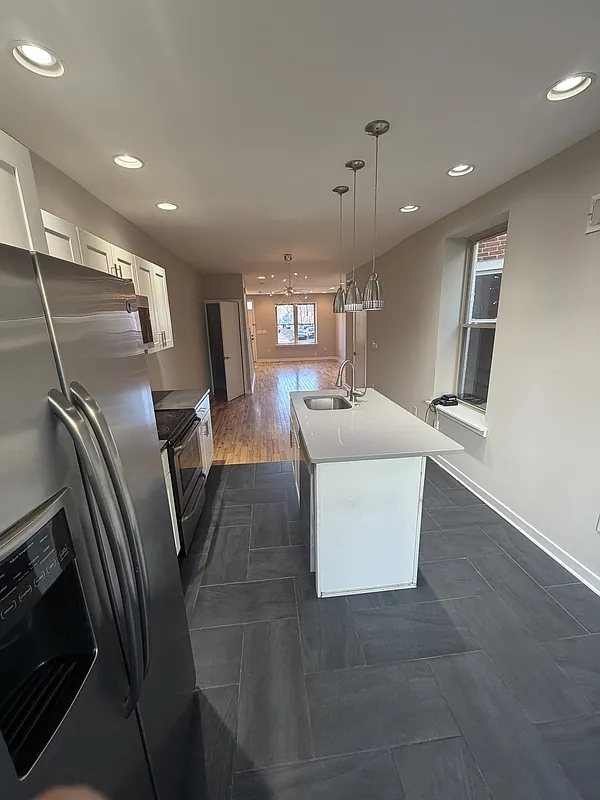 3 bed, 1.5 bath, $1,650 — Photo 3