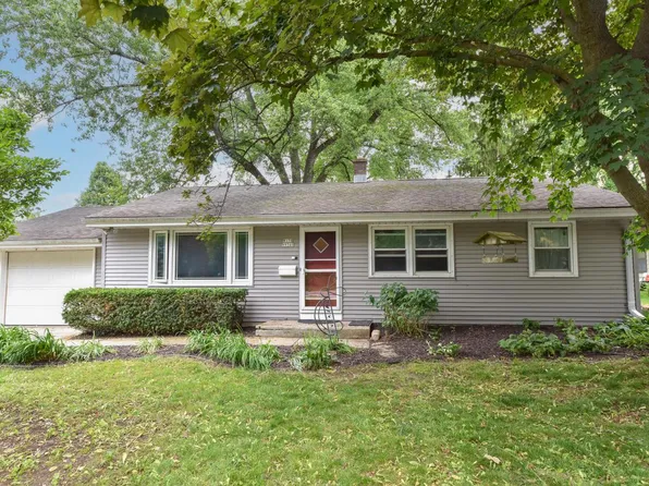 W170N9340 Woodlawn DRIVE, Menomonee Falls, WI 53051