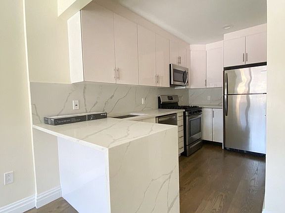 3rd image of 23-23 Astoria Blvd #1F