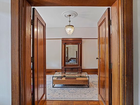 2nd image of 543 9th St