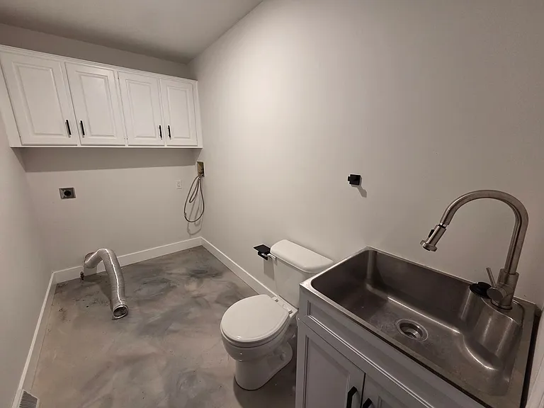 2301 Grant Ln — Photo 21