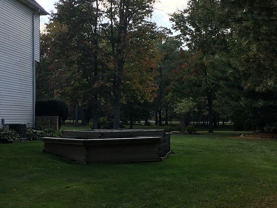 2nd image of 8095 Hermitage Rd