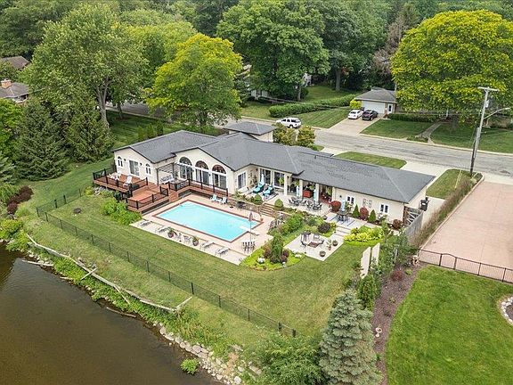 4th image of 415 Curwood Dr