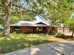 264 Old Coach Ln, Elgin, TX 78621