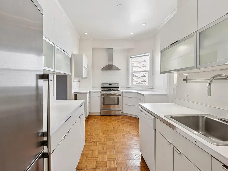 304 Walnut St — Photo 26