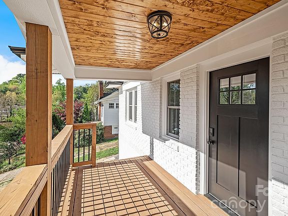 3rd image of 154 Laurel Loop