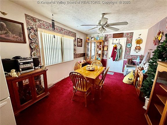 5th image of 220 Simmons Dr
