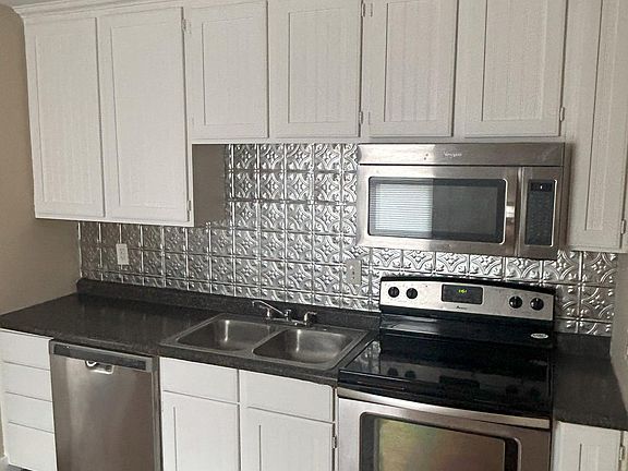 4th image of 9414 Chester Ave