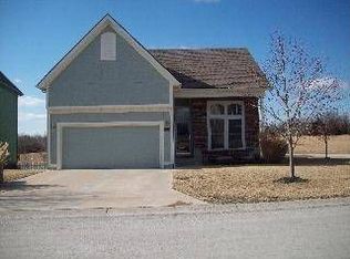 727 Redbud Dr, Paola, KS 66071