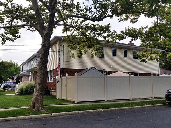 3rd image of 93 Kelvin Ave
