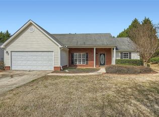 50 Pinkston Oaks Cir, Winder, GA 30680