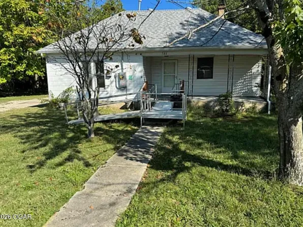 703 W Macon St, Carthage, MO 64836