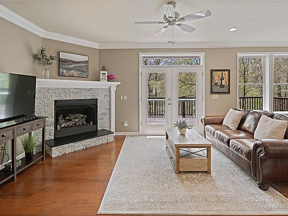 5th image of 241 Heritage Lane