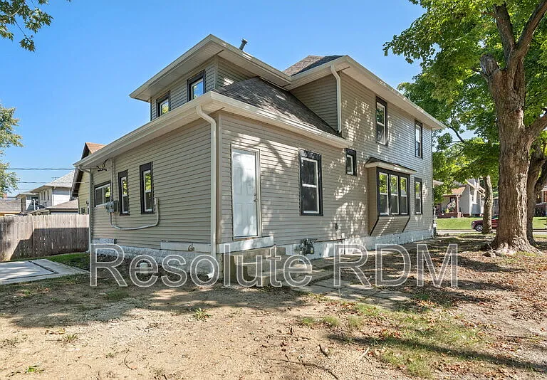 1314 N Dearborn St — Photo 20