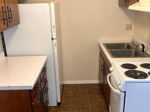 3rd image of 801 E Main St APT 10