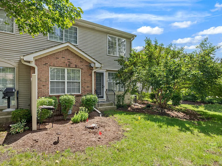 54 Egg Harbour Ct — Photo 24