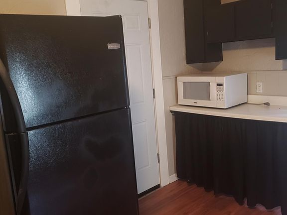 3rd image of 10523 Olivet Ave