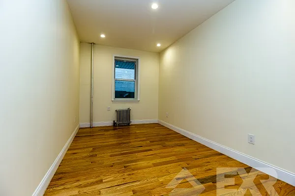 Rented by EXR | media 4