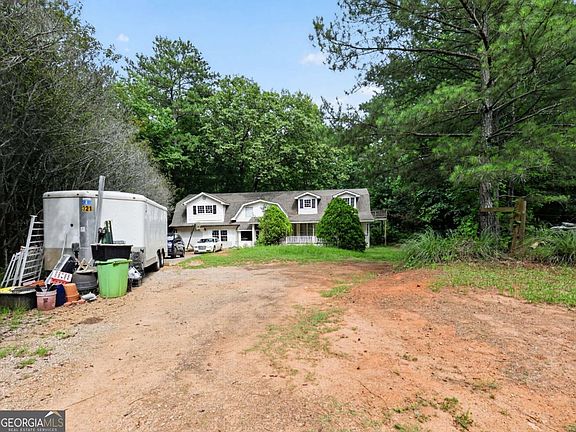 2nd image of 460 Chambers Rd