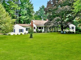 6 Noyes Rd, Mount Kisco, NY 10549