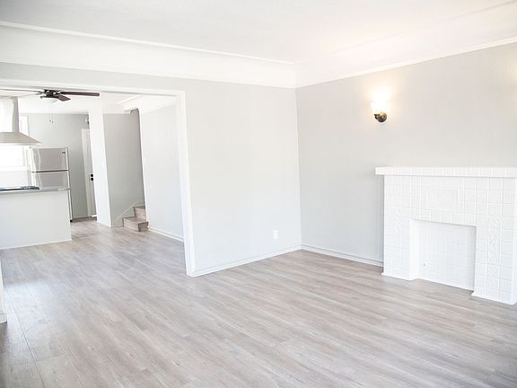 3rd image of 372 Loma Dr #376-1/2