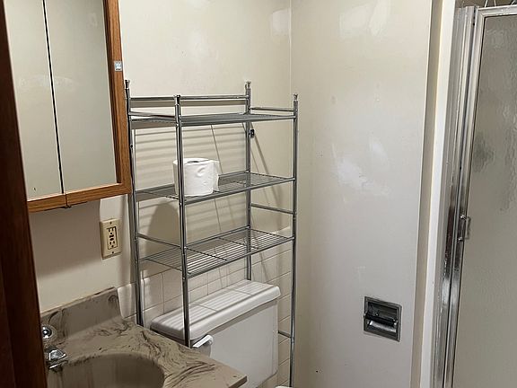 5th image of 1018 Meadow Ln