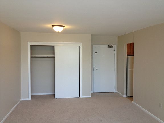 2nd image of 4401 Lee Hwy APT 23