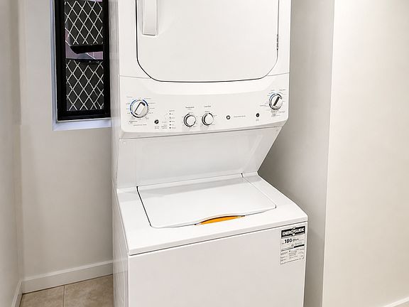 3rd image of 134 W 70th St APT 1