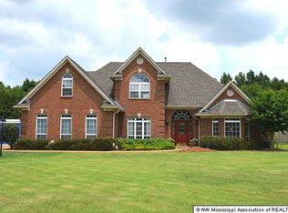 2522 Stonebrook Dr, Nesbit, MS 38651