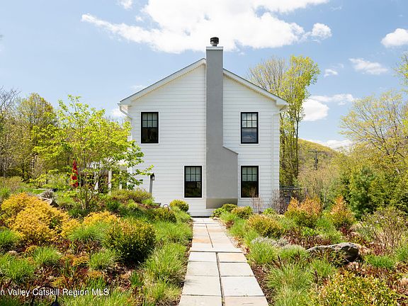 2nd image of 303 Mount Ross Road