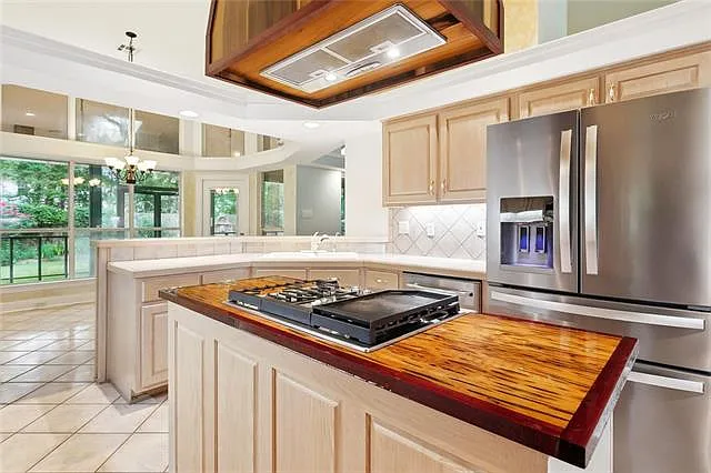 1306 Woodmere Dr — Photo 8