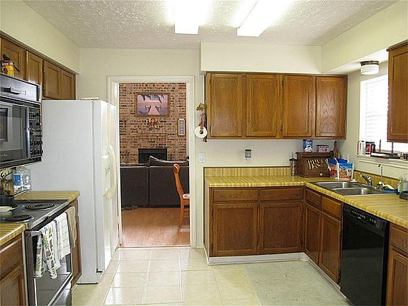 2nd image of 10507 Clear Cove Ln